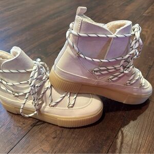 H&M NEW Ivory boots
